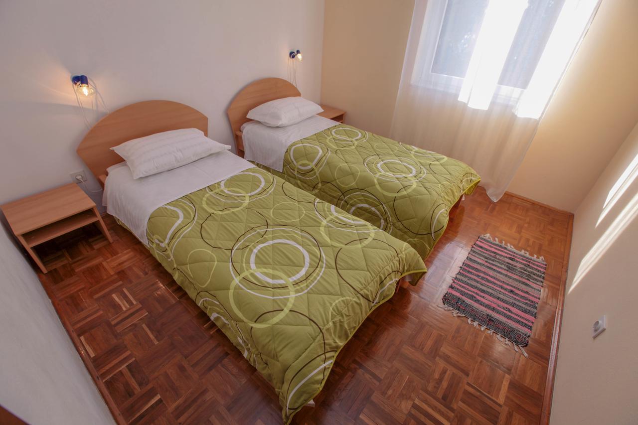 Apartments Mama Рогозница Экстерьер фото