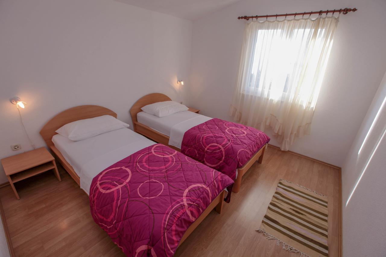 Apartments Mama Рогозница Экстерьер фото
